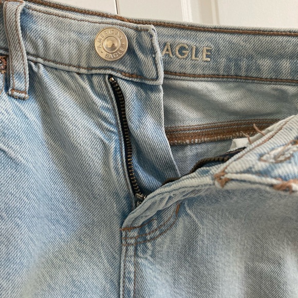American Eagle Women’s Wide Leg Light Wash Jeans - Picture 3 of 4